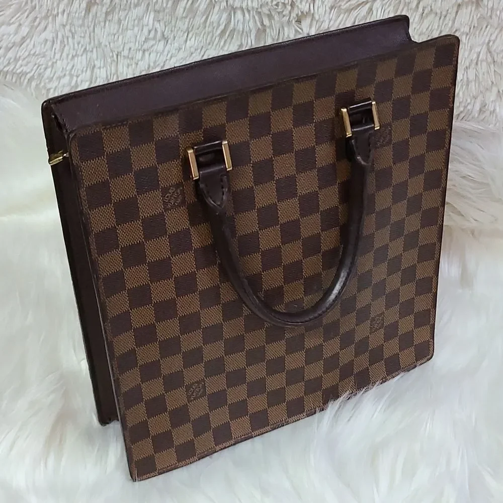 💯 Authentic Louis Vuitton DE Handbag 🍀